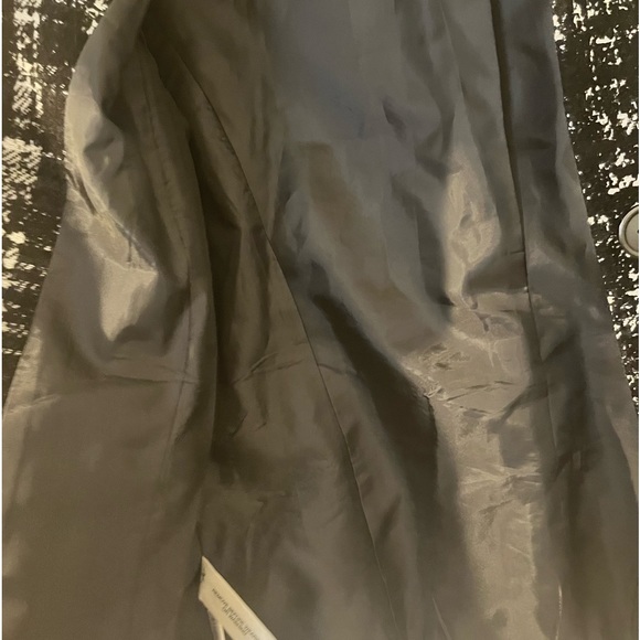 Ann Taylor Wool Blend Velvet Textured Button
Front Blazer Jacket Size 2P - Picture 2 of 6